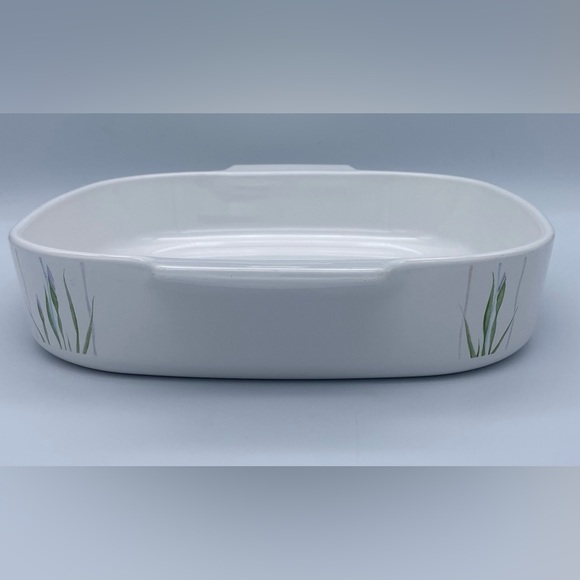 Vintage Corningware Shadow of Iris Casserole Dish 2.5L - Picture 4 of 15